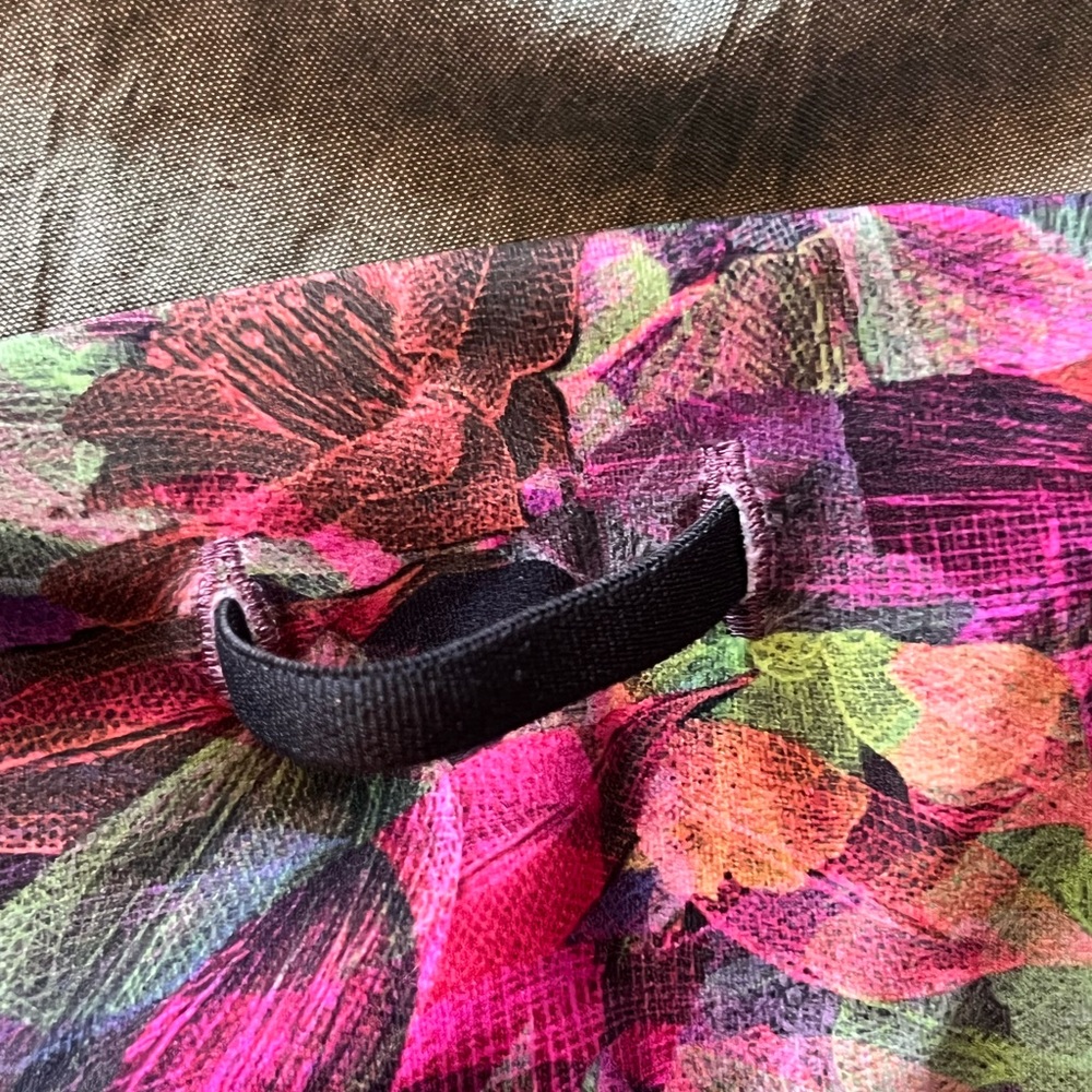 Lululemon Wunder Under High Rise tights; NWOT; size 8; multi color - Picture 2 of 9